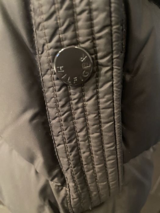 Vind vesta tommy originala umpluta cu puf de gasca