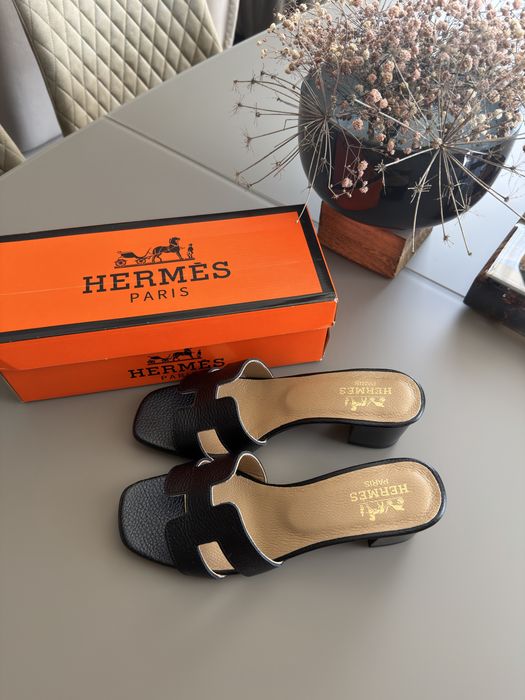Чехли на ток Hermes естествена кожа