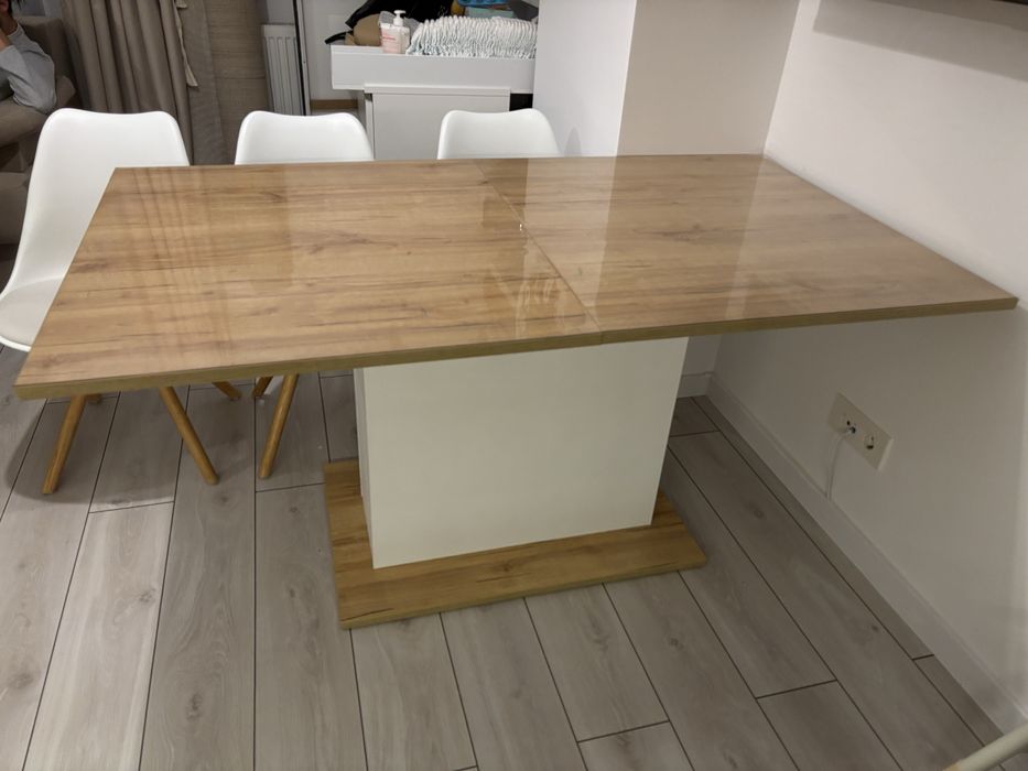 Vand masa extensibila 8 persoane