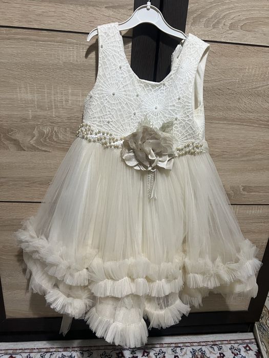 Нарядное платье