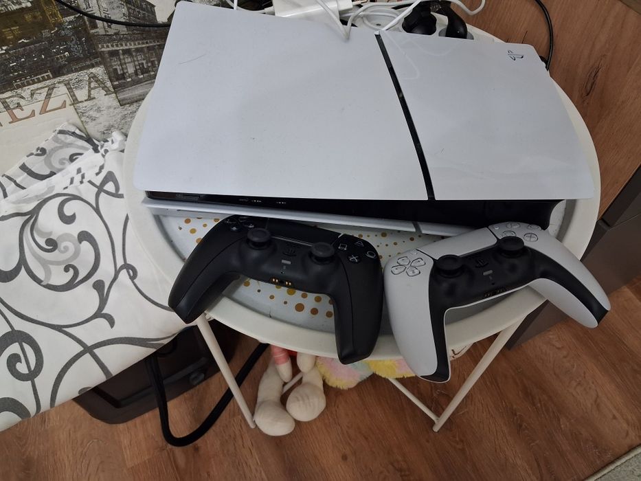 Play station 5 в хорошем состоянии