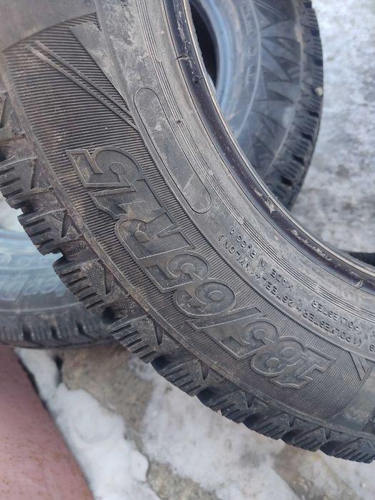 шины 185\65\15 в отличном состоянии