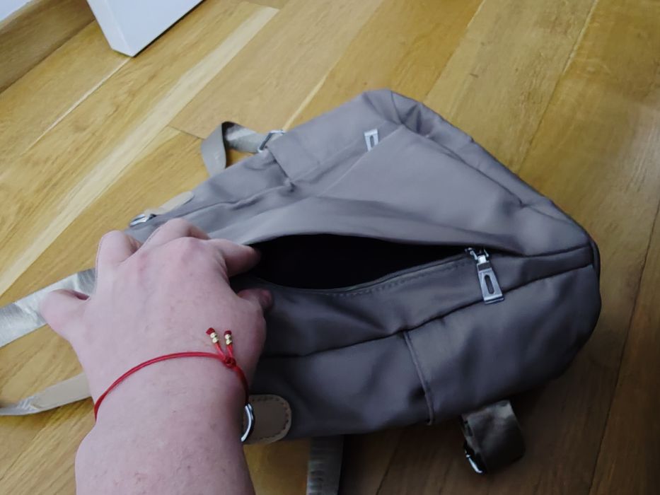 Бежова дсмска раница