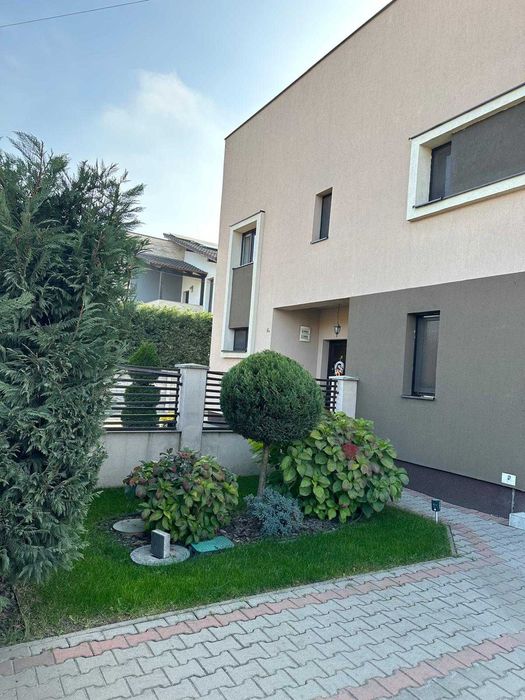 Casă deosebită ALBA IULIA, 4 Camere, Zonă Deosebită, 1/2 DUPLEX
