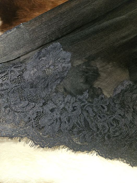 Vand rochie silk 100 % matase Depot 96 cu dantela  la baza si pe maneci
