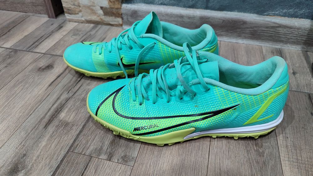 Маратонки Nike номер 40,5