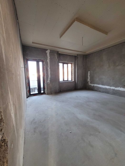 Хонобода коробка холатида уй сотилади