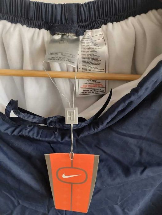 Nike ново ватирано долнище детска номерация 12-14 г. С етикет.