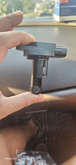 Дебитомер за тойота авенсис  2.2