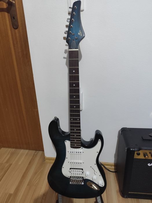 Chitara electrica Stratocaster+Amplificator  Marshall MG15