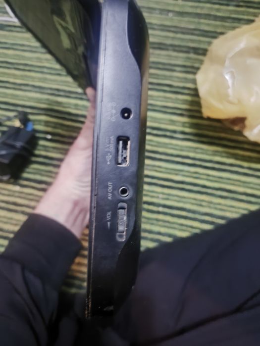 Продам переносной ДВД плеер