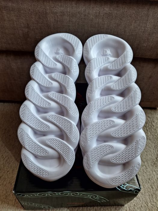 Papuci Versace Chain Reaction 43 Negrii Talpă Albă