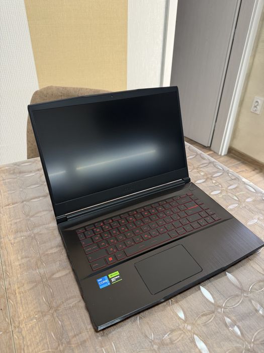 Грймърски лаптоп msi GF63 Thin. ОТЛИЧЕН!