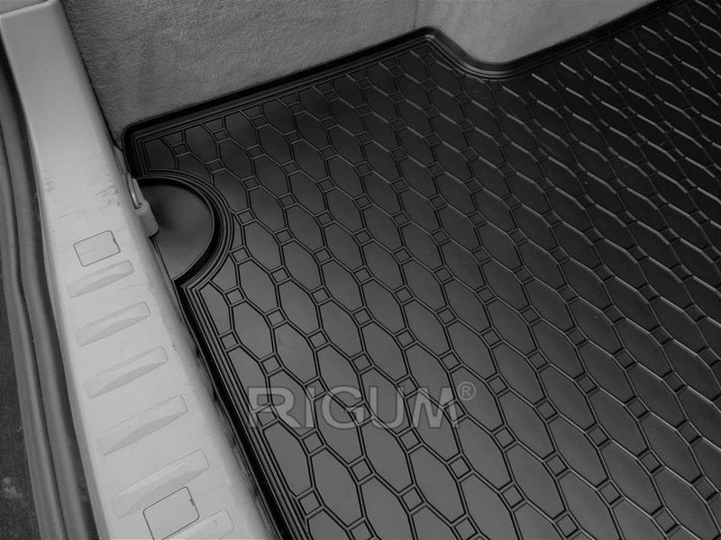 Гумени стелки и багажник BMW 3  E90 E91 E92 от 2004 до 2012 г.