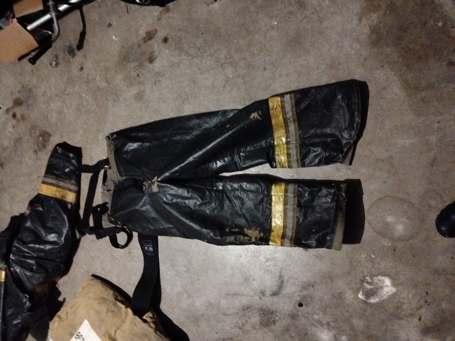 Боевой одежда пожарнго