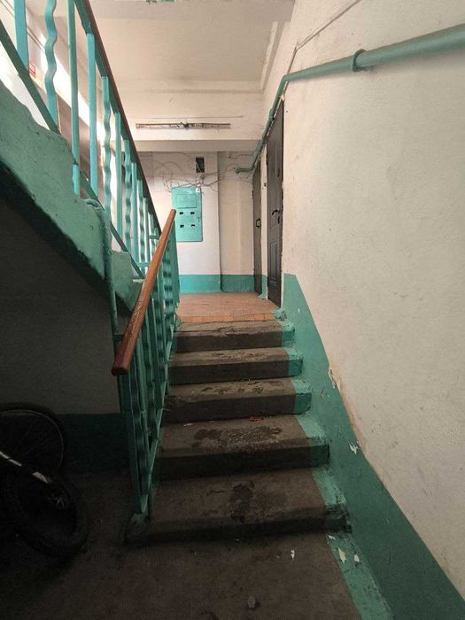 продается 2 ком кв