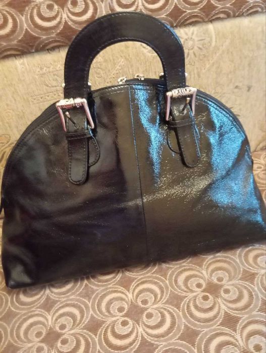 Продается черная сумка