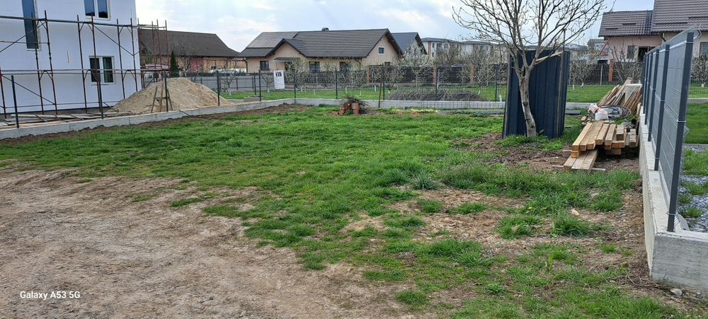 Vând loc de casa in Burdujeni