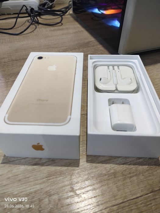 iPhone 7 32Gb Gold полный комплект