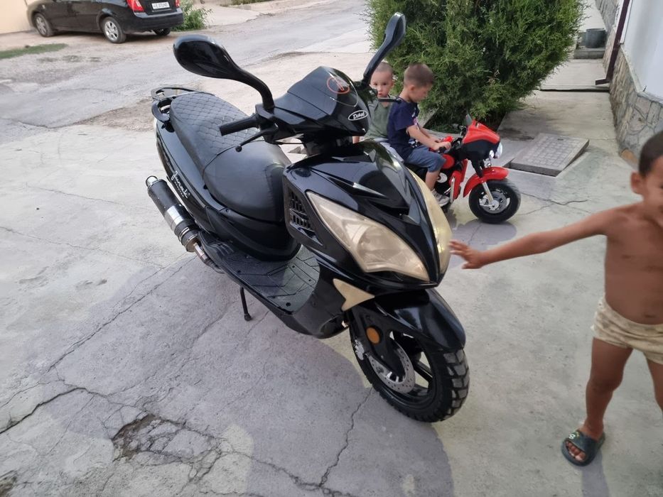 Skuter benzin 100 ga 3 ta tezlik 120