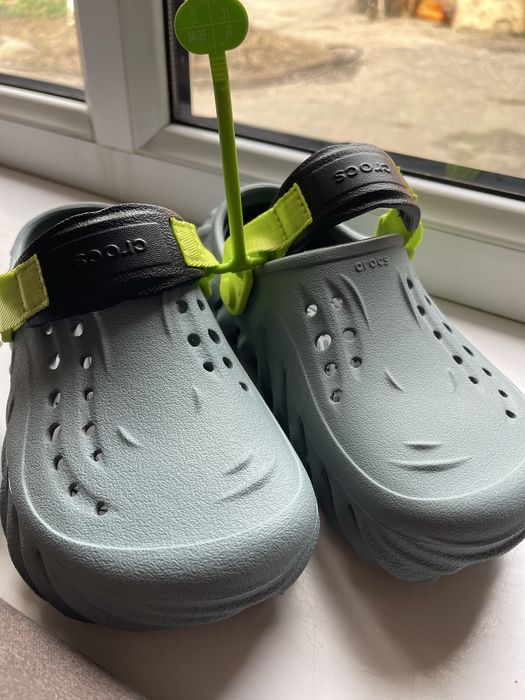 Продам оригинальную  обувь crocs