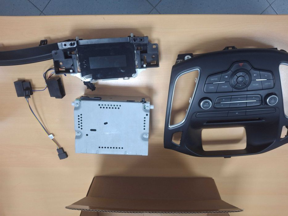 Unitate Radio CD/DVD Ford Focus 3
