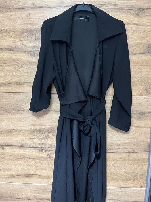 Rochii zi , XL se aranjeaza foarte frumos pe corp