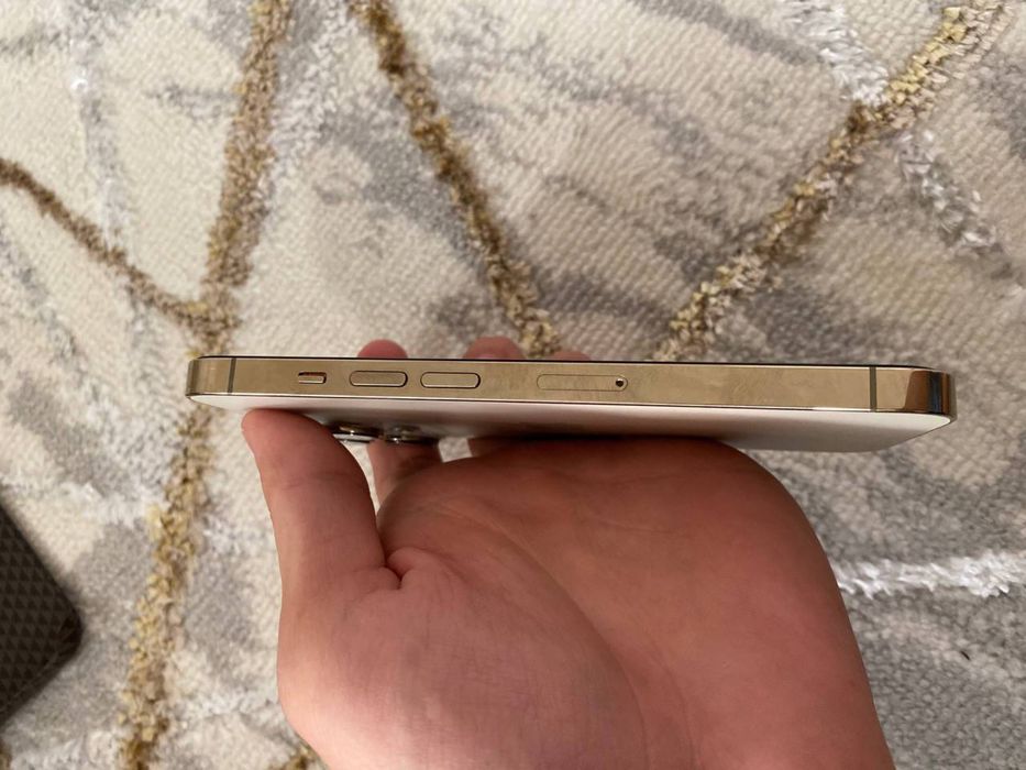 Iphone 13 pro gold