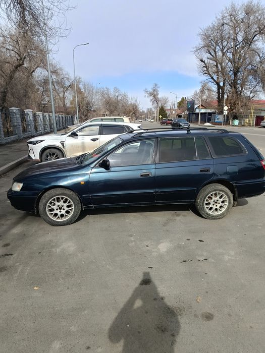 Продам автомобиль Toyota Carina E