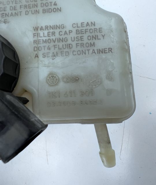 Vas lichid frana 1K1611301 Volkswagen VW Golf a 5-a generatie
