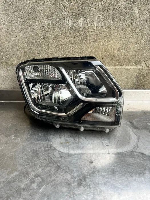 Far dreapta Dacia Duster 1 facelift cod 260100156R