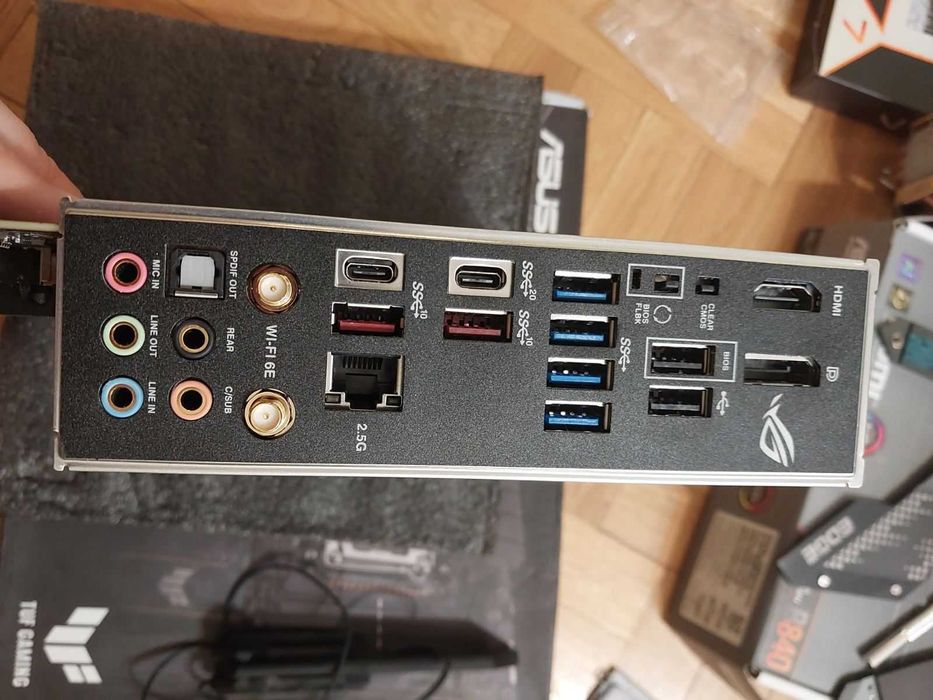 Asus Rog Strix Z790-H Gaming Wi-Fi DDR5