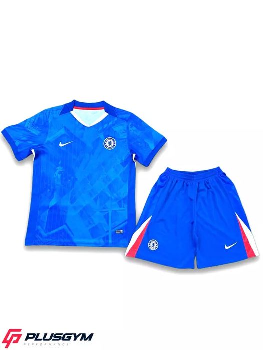 Futbol formasi yana sotuvga kildi aksiya narxda