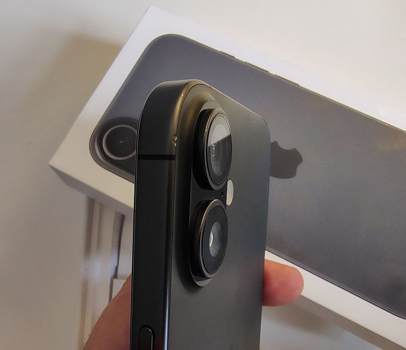 Vand iPhone 17 - 256 GB - 100% Bat - 79 cicluri-  Cutie