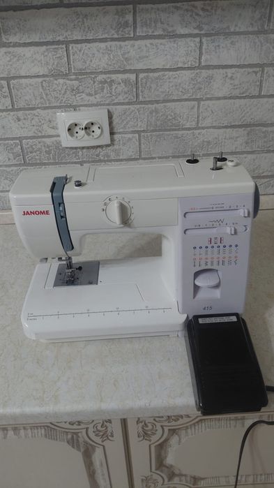 Швейная машинка JANOME