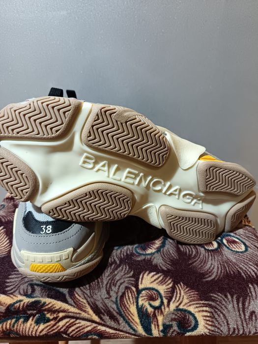 Balenciaga triple S