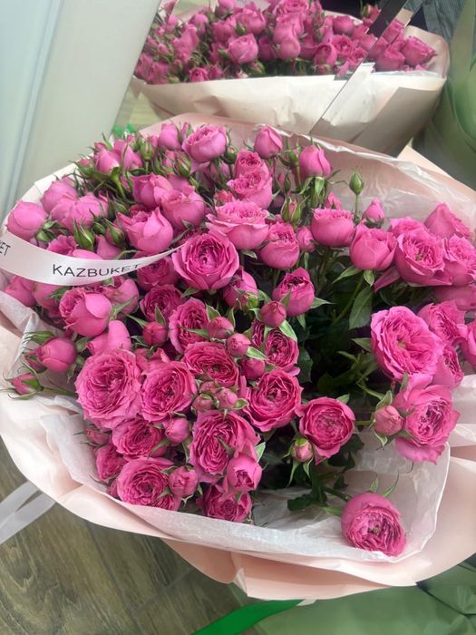 Гүлдер сатылады