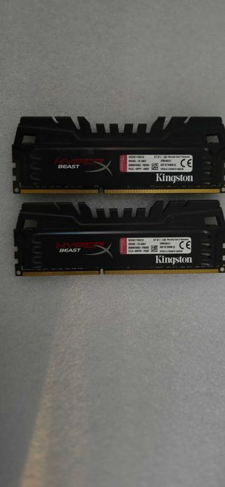 Vand 16GB RAMI DDR3 (2x8) Kingston HYPER X BEAST pe 2400 MHZ