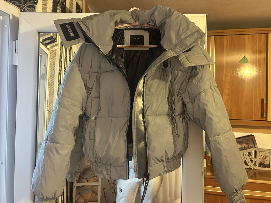 Vand geaca de dama bershka