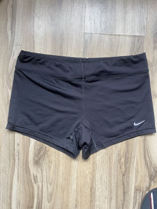 Дамски къси панталони Nike