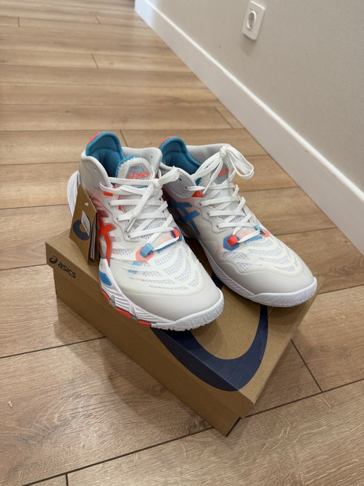 Кроссовки Asics новые, размер 43.