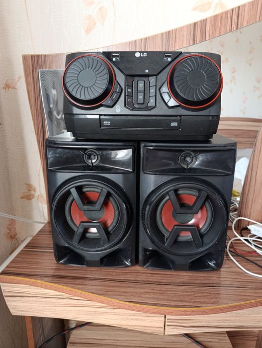 Продам музыкальный центр LG