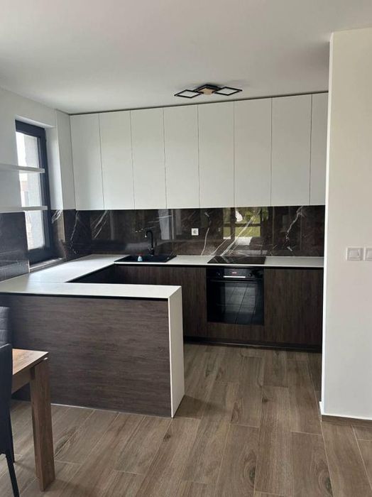 Дава се под наем Тристаен апартамент в София, Малинова долина - 110 кв.м за 1296.42 € - Снимка #1