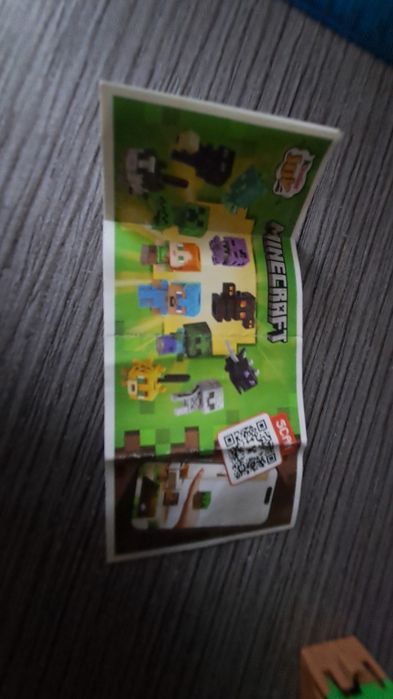 Продам фигурку kinder joy Minecraft за дешево