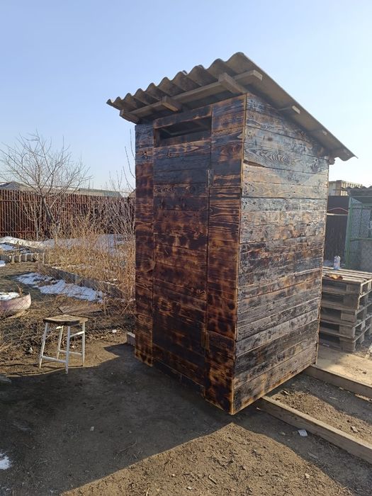 Туалет уличный.  .