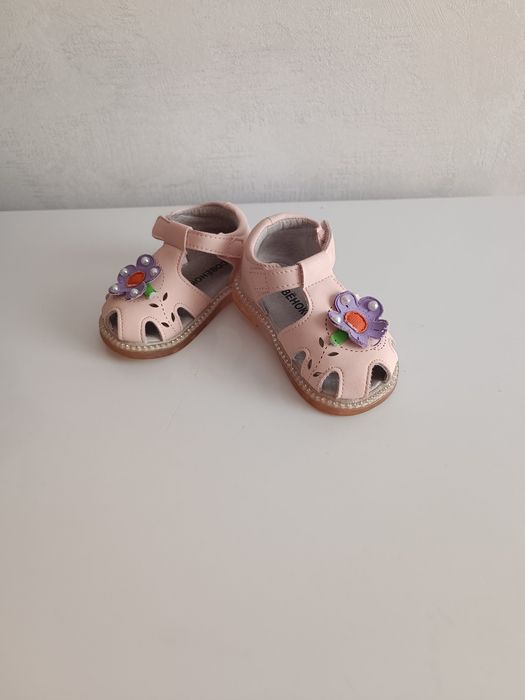 Продам детские сандали