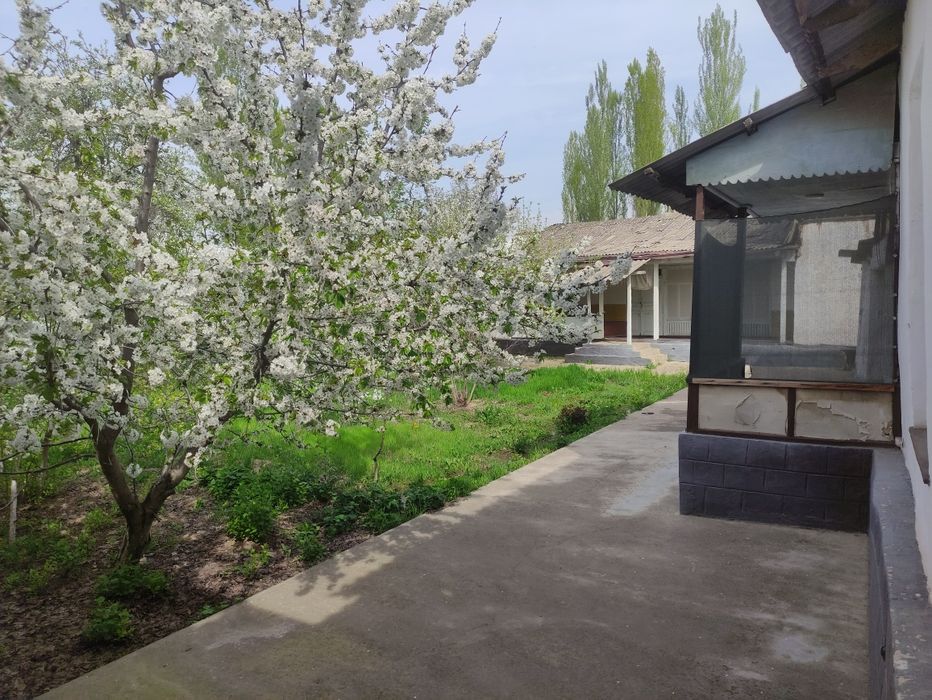 Продаётся дом Кавардан. Юкори Чирчик кавардан кишлок. 10 сотихли уй хо