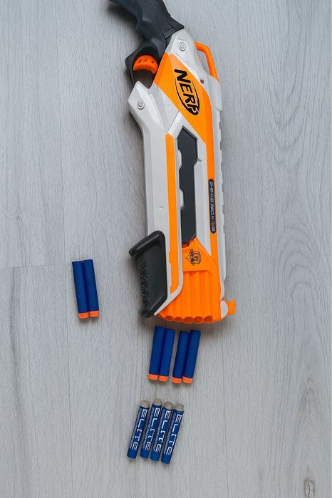 ТОП оферта! NERF пушка Rough Cut 2x4 с 8 стрели - 30 лева