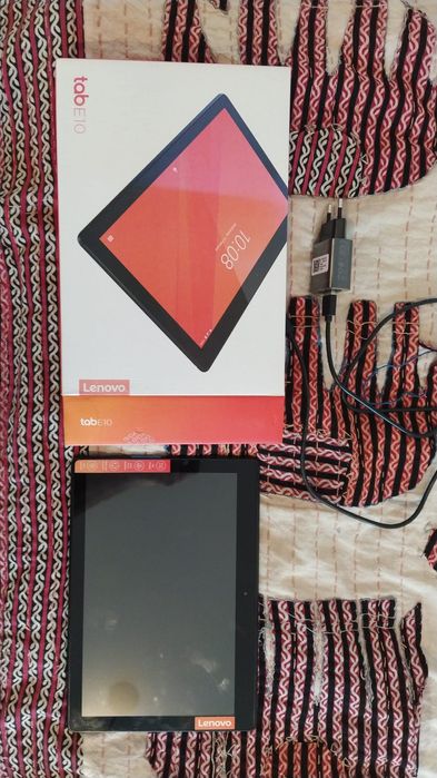 Tableta Lenovo E10