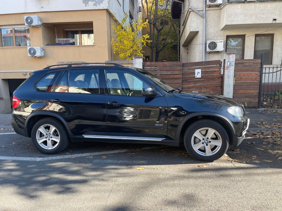 BMW X5 3.0sd Bi-Turbo 286CP 2008 Unic Proprietar 201.220 km AWD Pachet Sport Adaptive Drive Trapa panoramica Piele Preț 11400 $ negociabil. Sună acum!